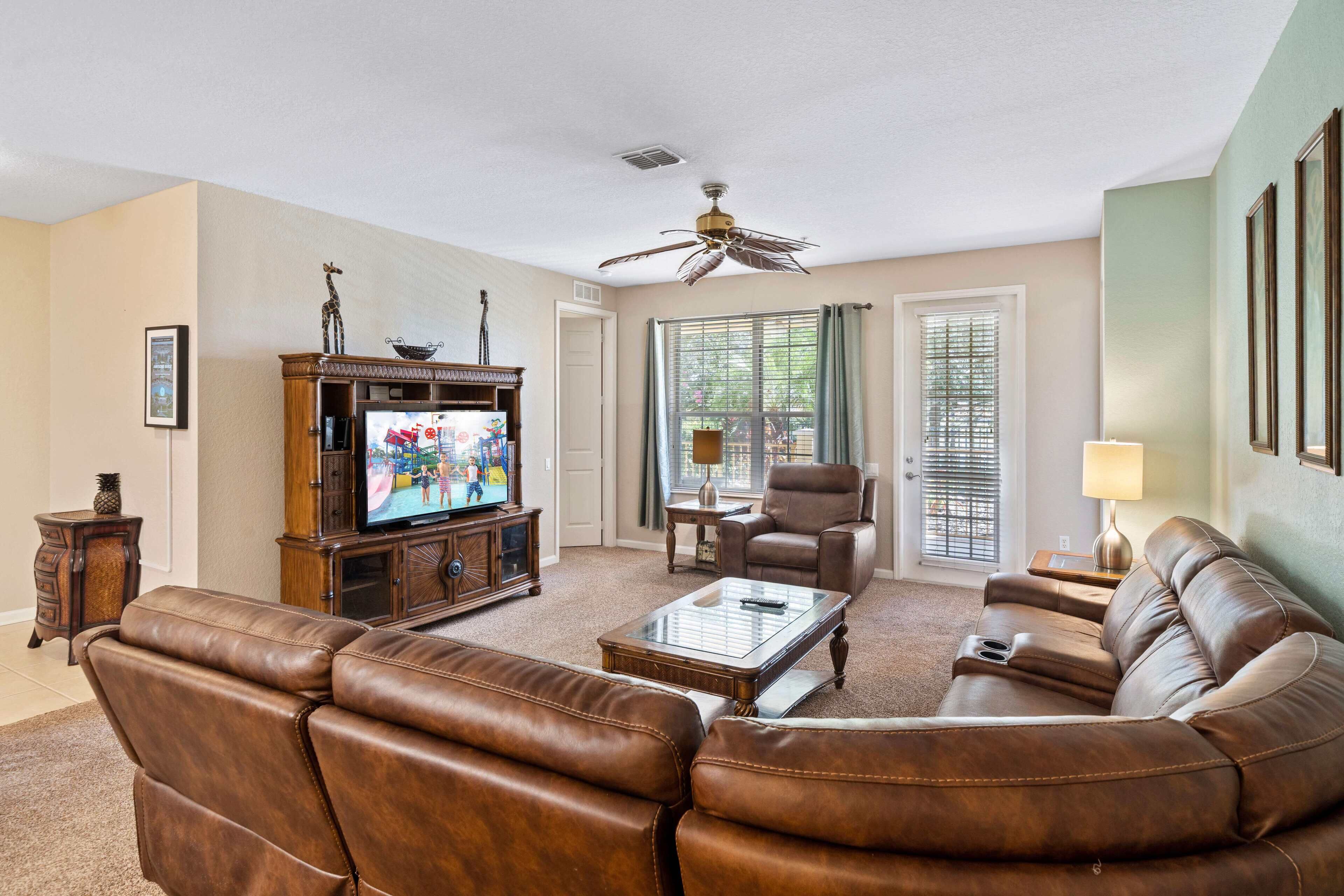 luxury apartment, 2 bedrooms, kitchen | living area | flat-screen tv