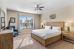 Luxury Apartment, 2 Bedrooms, Kitchen | Individually decorated, individually furnished, desk, laptop workspace