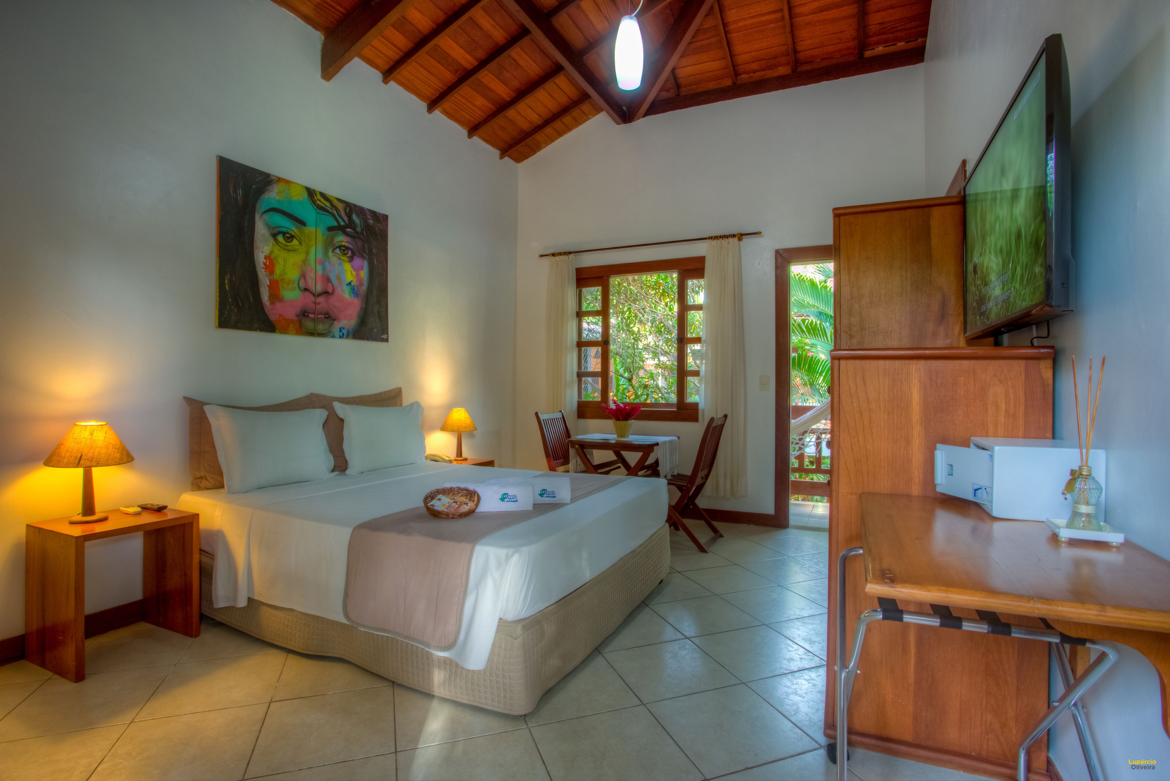 Quarto luxo, 1 cama Queen | Frigobar, individualmente decorados, individualmente mobiliados