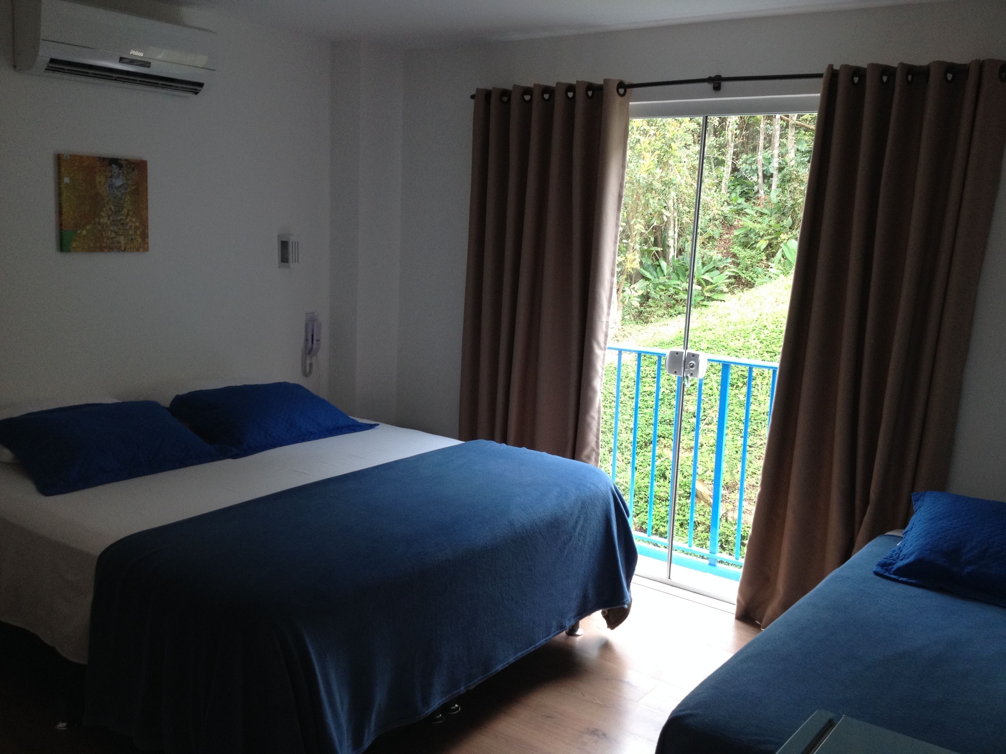 Minibar, caja de seguridad en la habitación y sistema de insonorización 