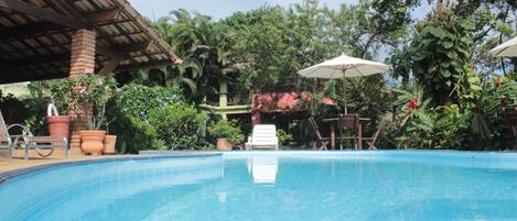 Kolam renang outdoor