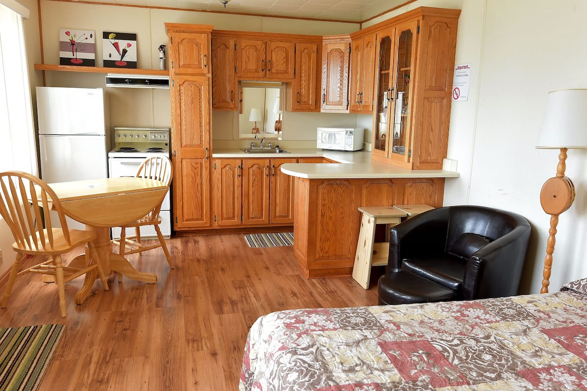 Chalet, 1 Bedroom | Living area | TV