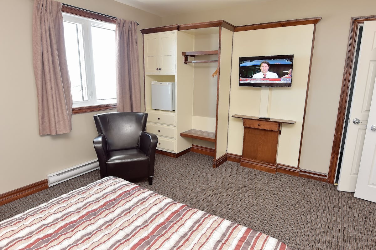 Standard Room, 1 Double Bed, River View | Desk, laptop workspace, blackout curtains, free WiFi