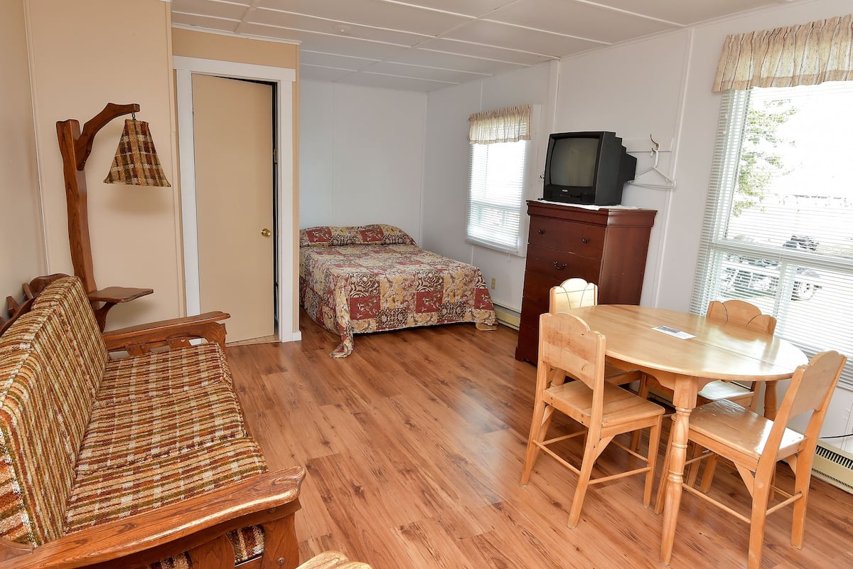 Chalet, 1 Bedroom | Living area | TV