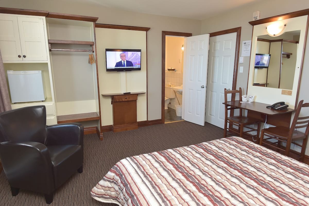 Standard Room, 1 Double Bed, River View | Desk, laptop workspace, blackout curtains, free WiFi