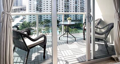 Ocean Reserve Luxury Condos Across from Sunny Isles Beach