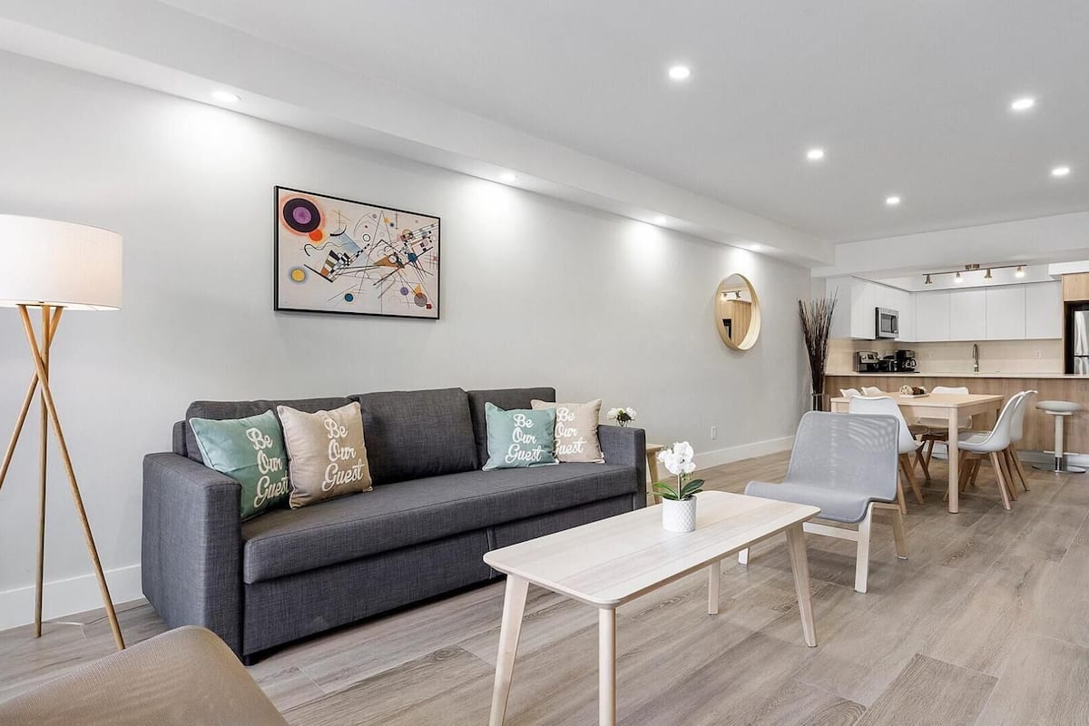 Ocean Reserve Park View 3 Bedroom Condo | Living area | 42-inch flat-screen TV with cable channels, TV