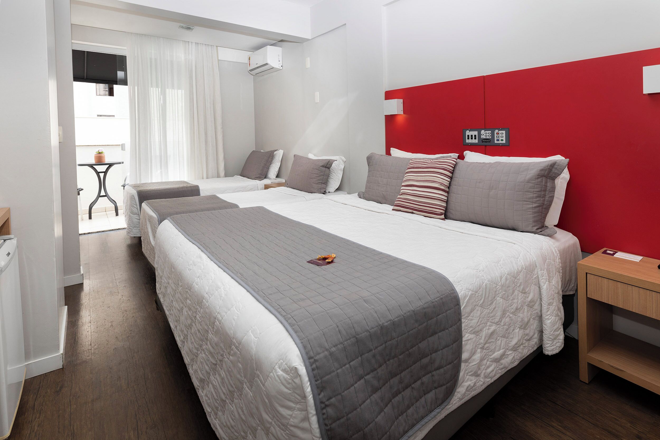 Firemannsrom – deluxe | Minibar, safe på rommet, skrivebord for bærbar PC og wi-fi (inkludert)