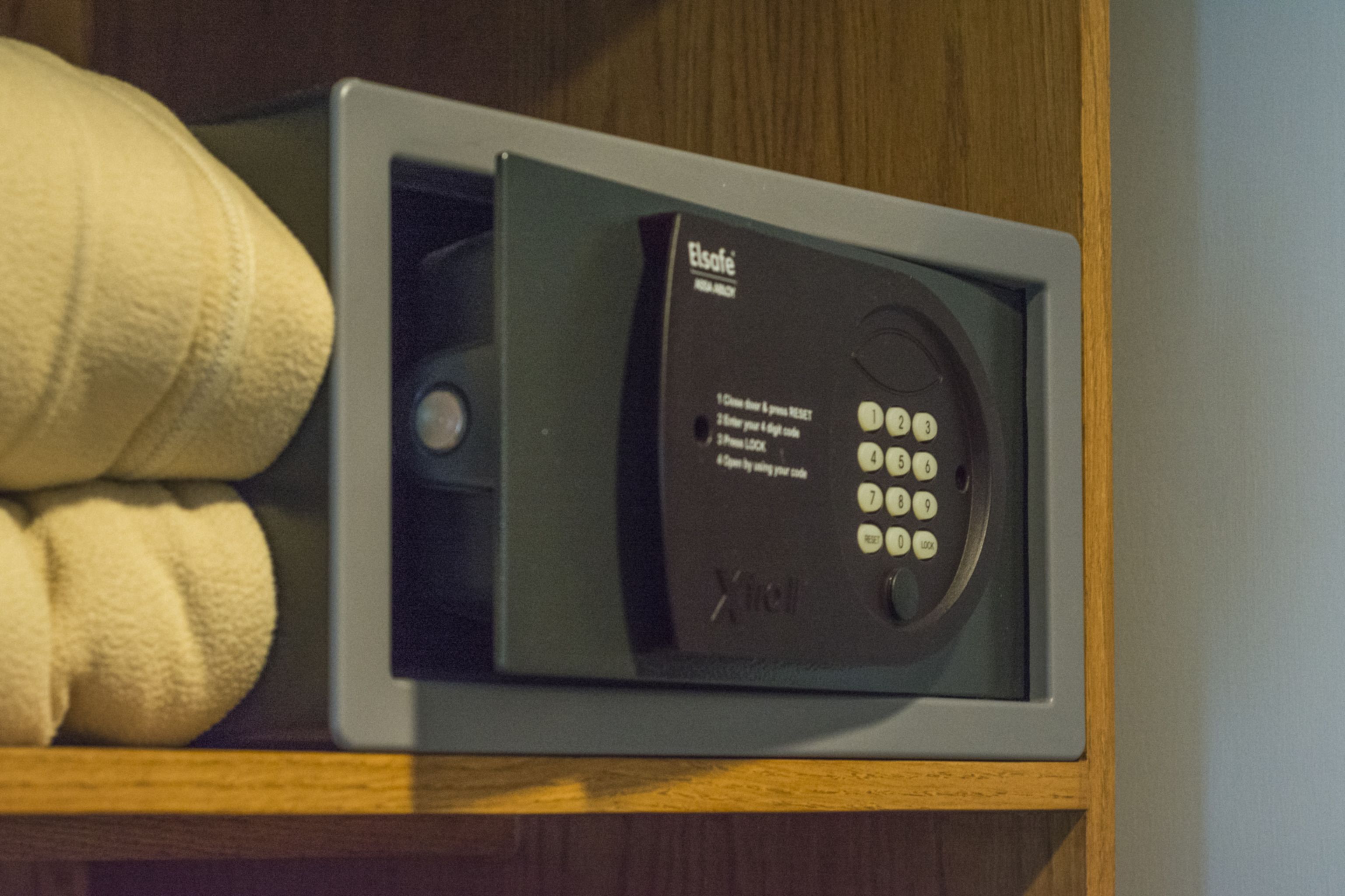 superior quadruple room, 2 double beds, non smoking | safe