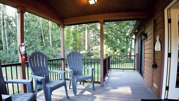 Family Cabin, 2 Bedrooms, Kitchen, Garden View | Terrace/patio