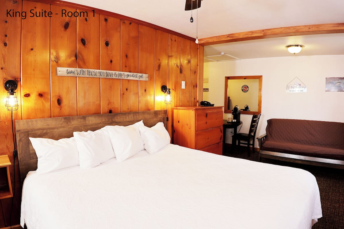 Superior Room, Multiple Beds | Premium bedding, pillowtop beds, individually decorated