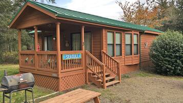 Familie huisje, 2 slaapkamers, keuken | 1 slaapkamer, luxe beddengoed, pillowtop-bedden, individueel gedecoreerd