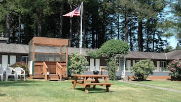 Grill-/Picknickplatz