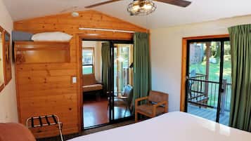Cabaña familiar, 2 habitaciones, cocina | Ropa de cama de alta calidad y colchones con acolchado adicional