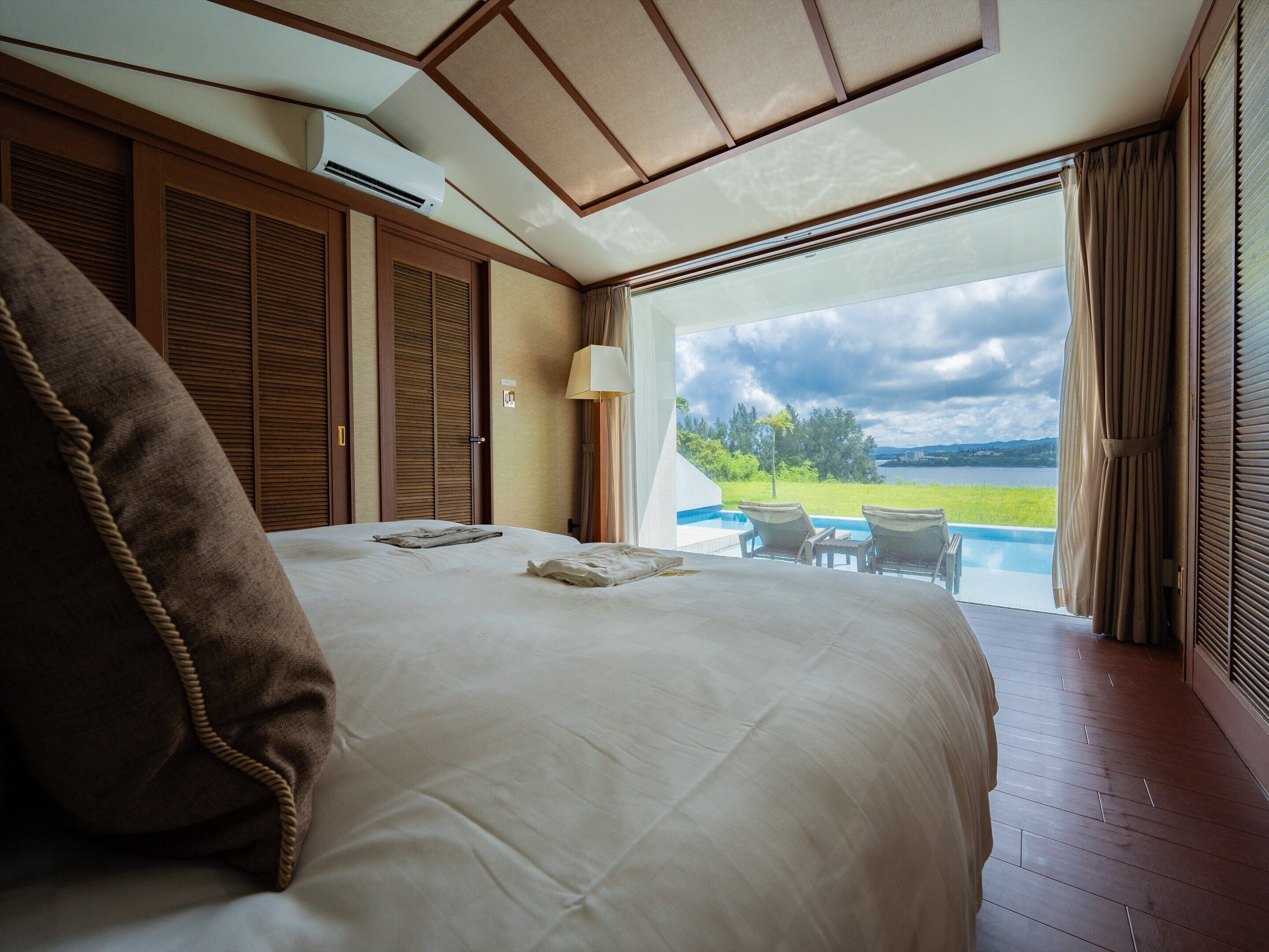 Executive Suite, 1 Bedroom, Non Smoking, Private Pool | Premium bedding, minibar, in-room safe, desk