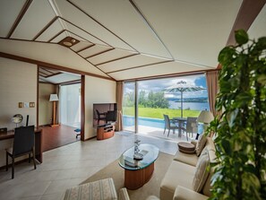 Suite ejecutiva, 1 habitación, no fumadores, piscina privada | Ropa de cama de alta calidad, minibar, caja fuerte y escritorio