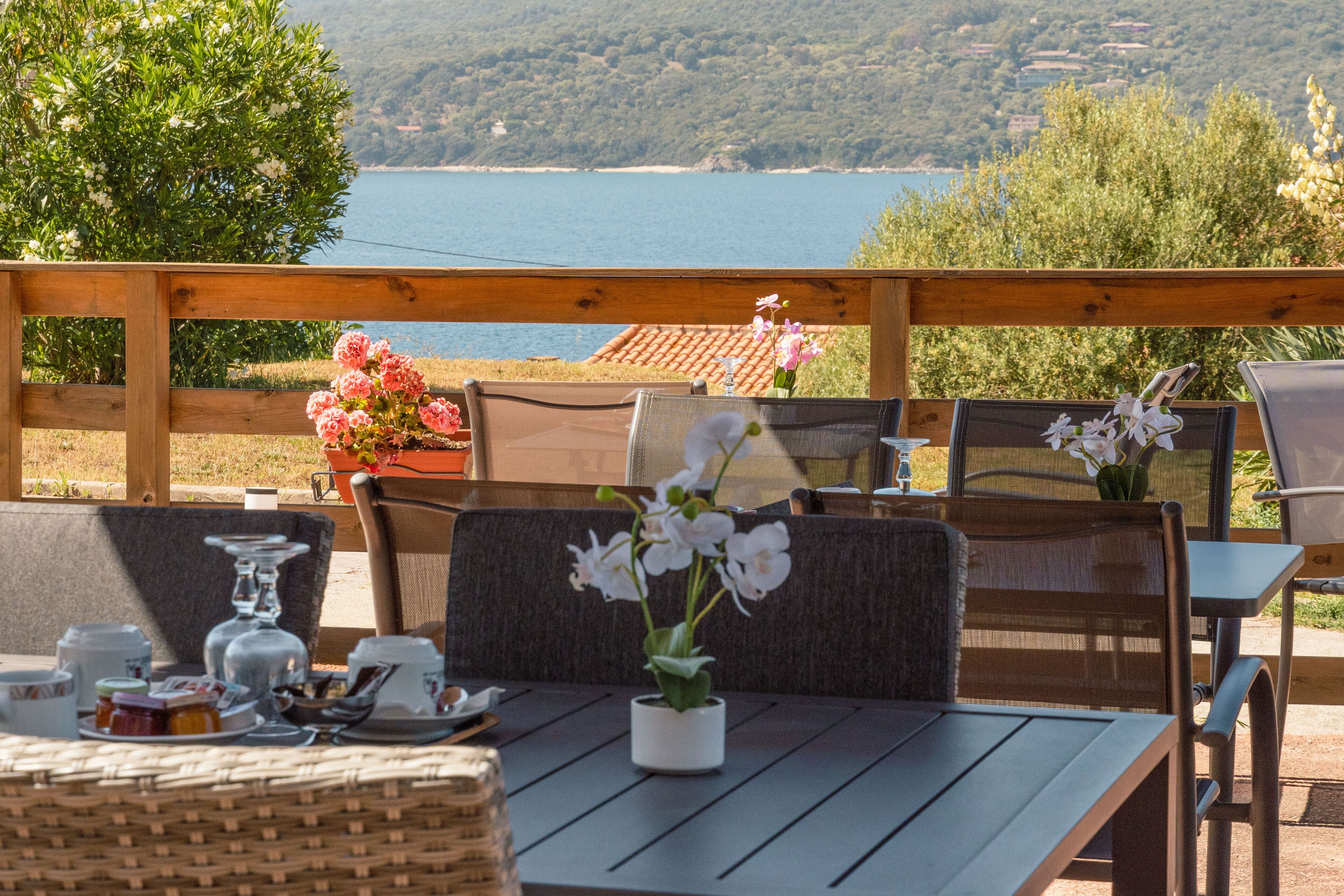 ลานระเบียง/นอกชาน