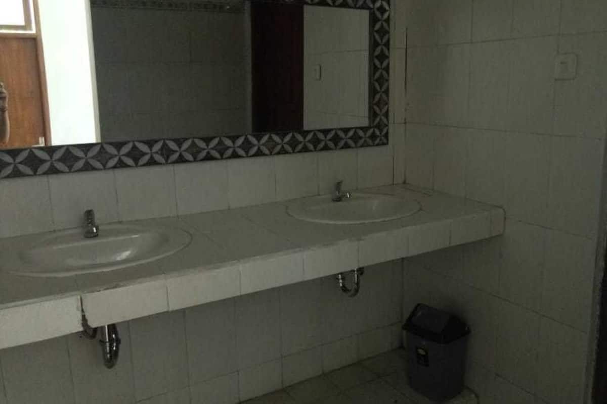 Dormitorio condiviso Standard | Area soggiorno | TV