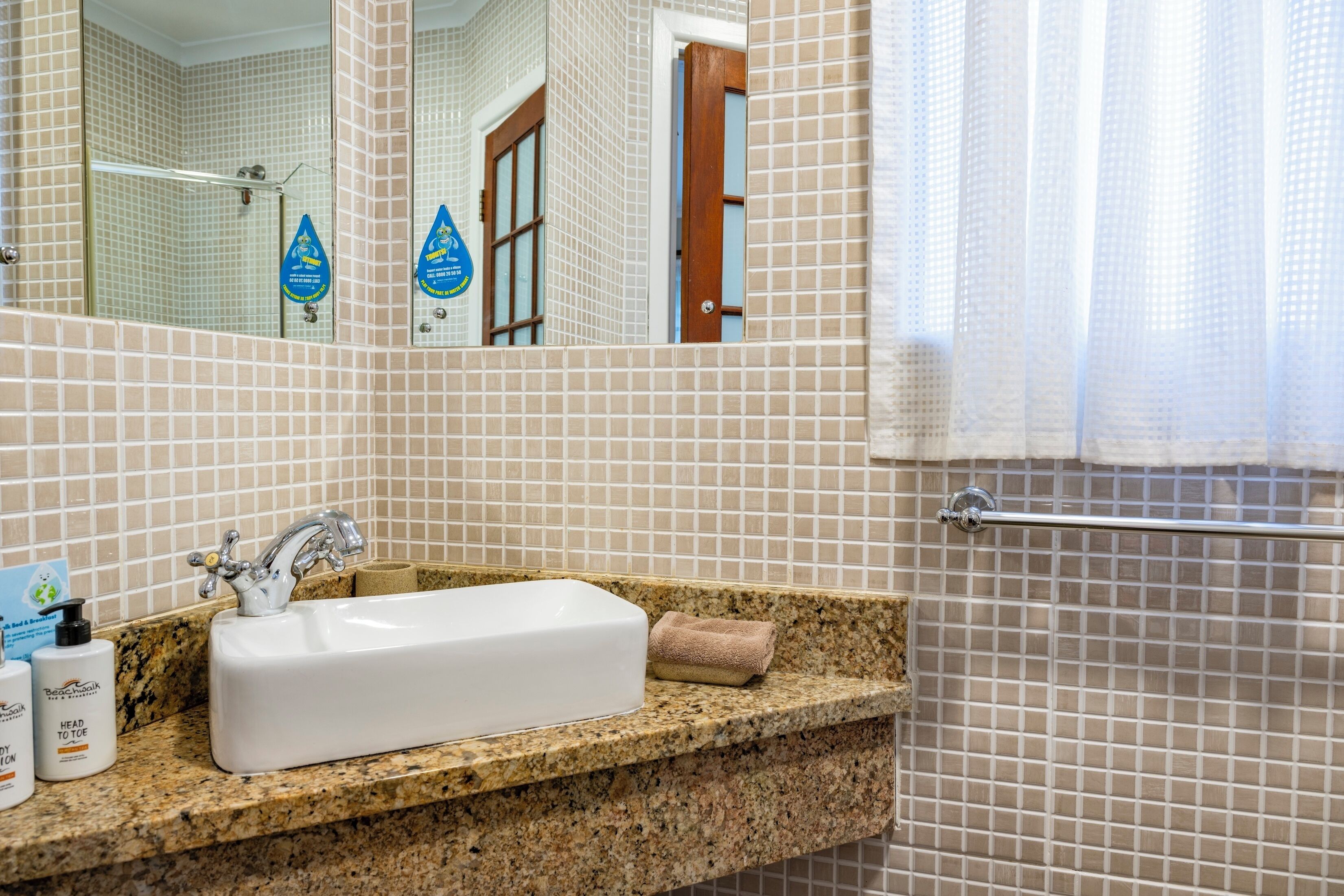 Twin Room, Pool View | Bathroom