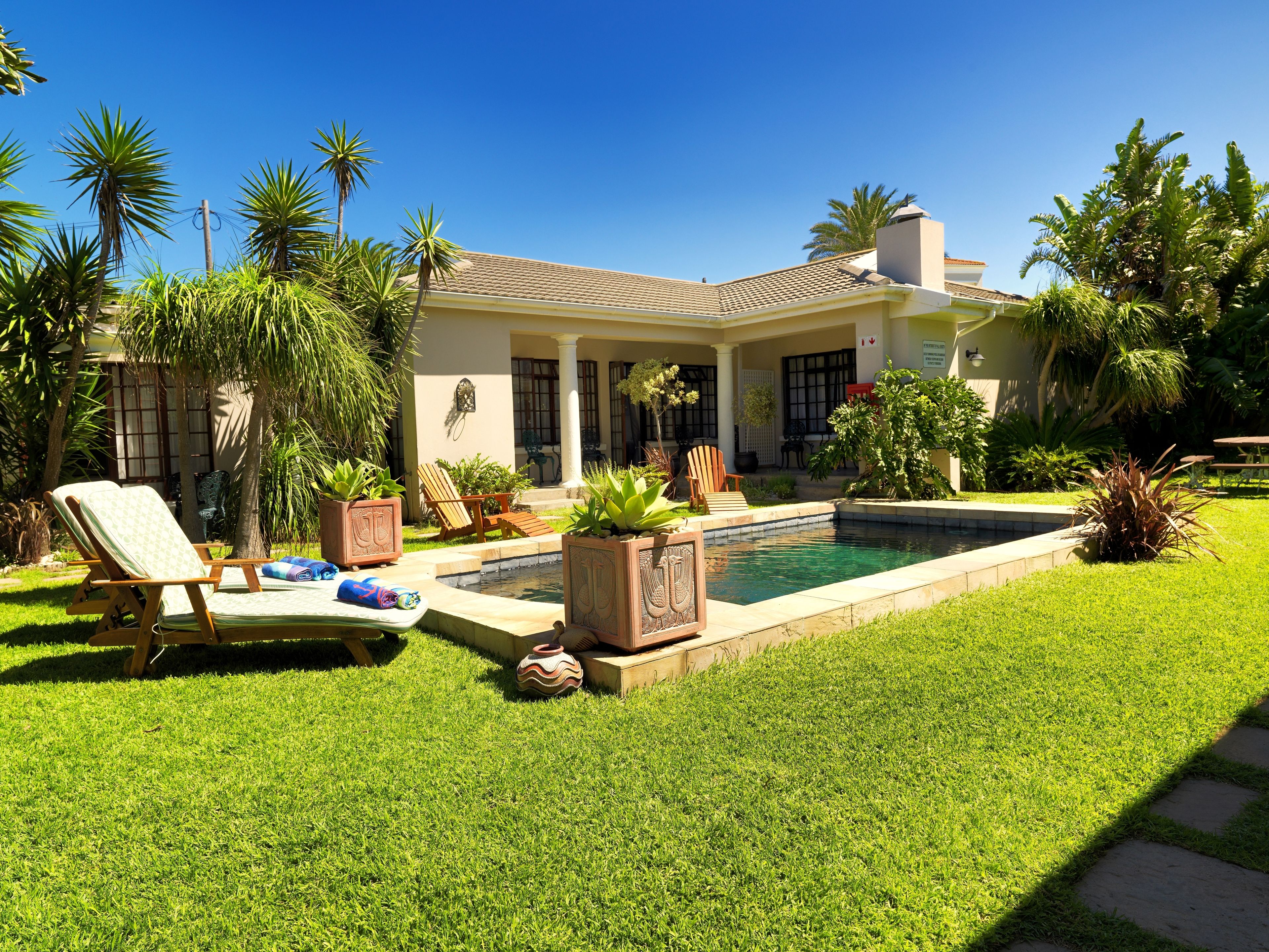 Außenpool, geöffnet von 07:00 Uhr bis 22:00 Uhr, Liegestühle