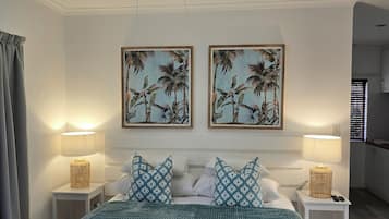 Familienzimmer, 2Â Schlafzimmer, Poolblick | Hochwertige Bettwaren, Minibar (mit einigen kostenlosen Artikeln)