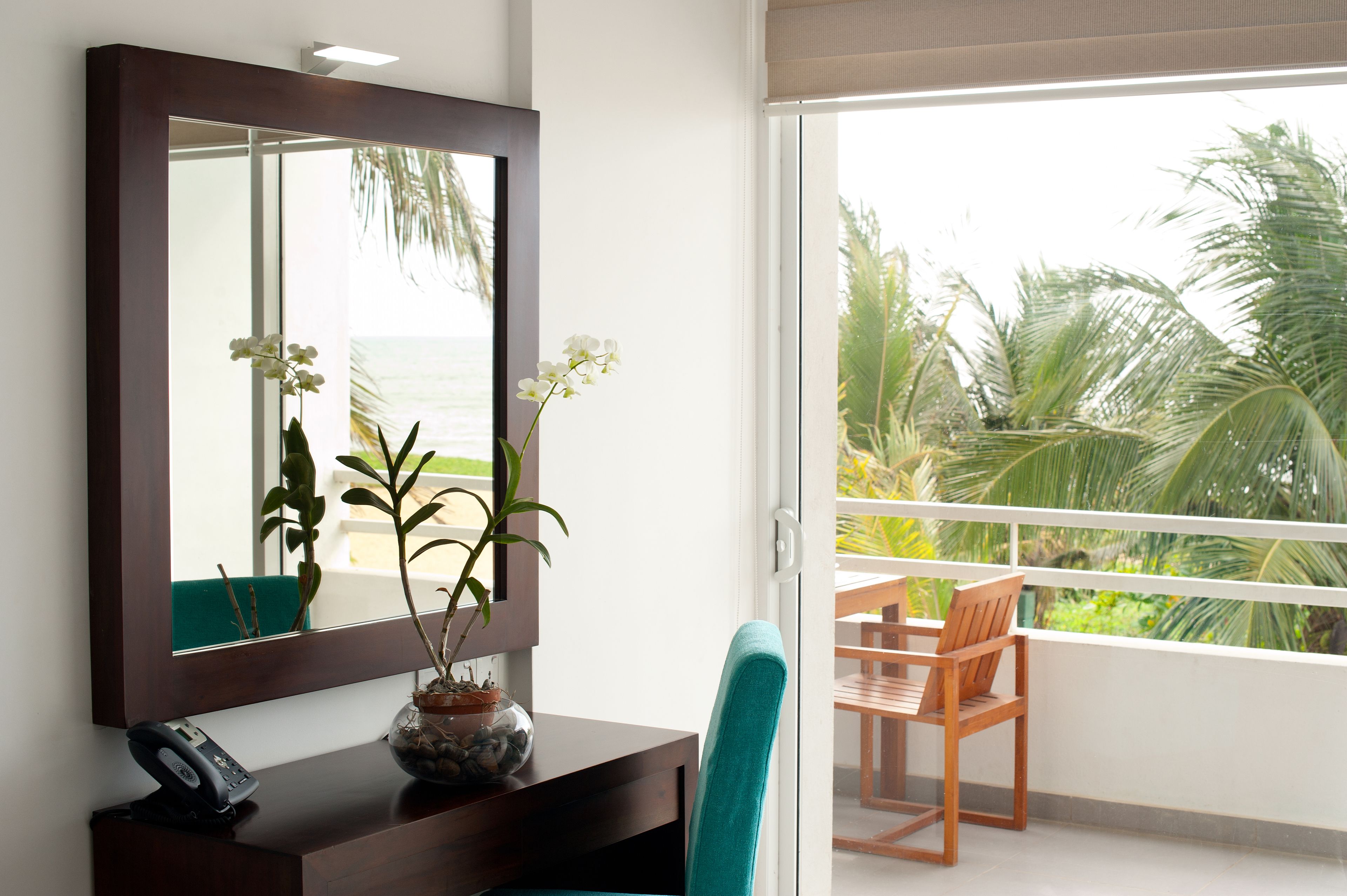 luxury apartment, 1 bedroom, sea view, beachfront | room amenity
