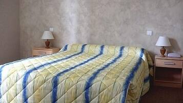 Desk, free cots/infant beds, rollaway beds, free WiFi