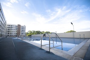 2 座室外游泳池