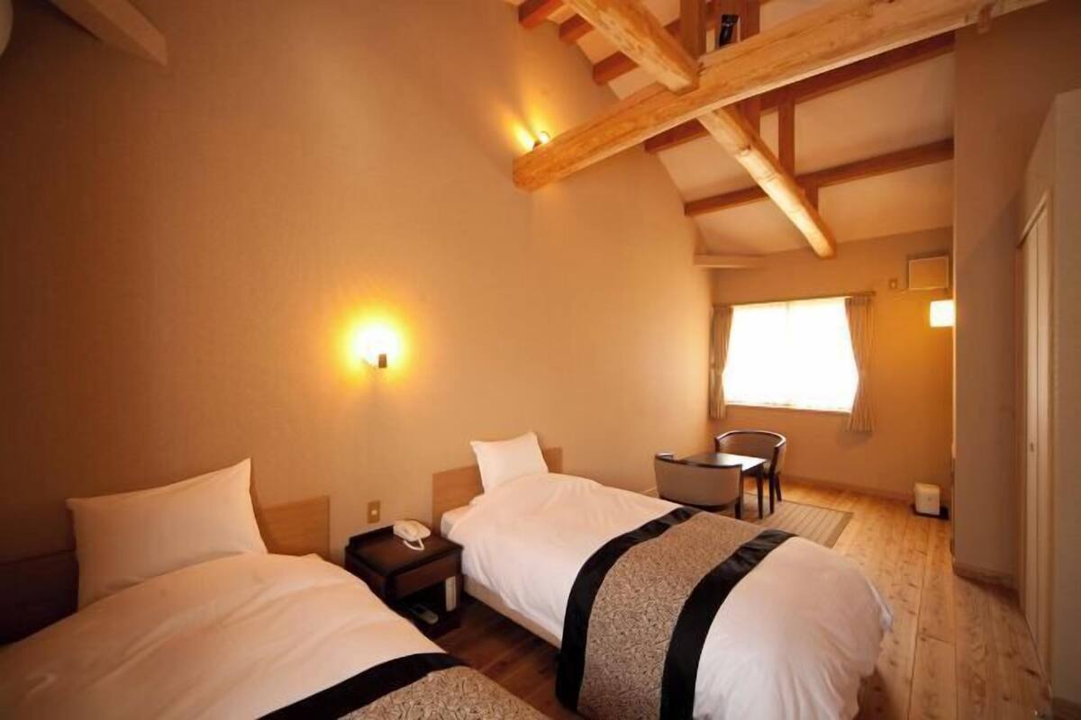 Minibar, caja fuerte, wifi gratis