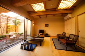 Minibar, caja de seguridad en la habitación y wifi gratis