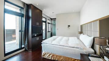 Deluxe Apartment, City View