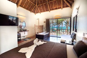 Phòng Deluxe (Second Floor) | Bàn, màn/rèm cản sáng, truy cập Internet không dây miễn phí