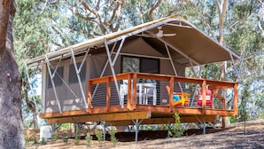 Lều Deluxe (Glamping) | Bàn ủi/dụng cụ ủi quần áo 