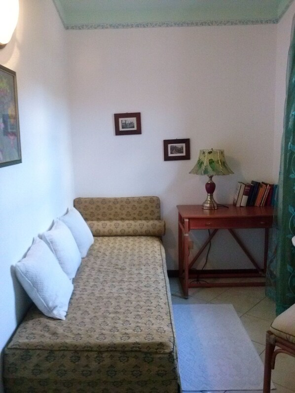 Rollaway beds, free WiFi