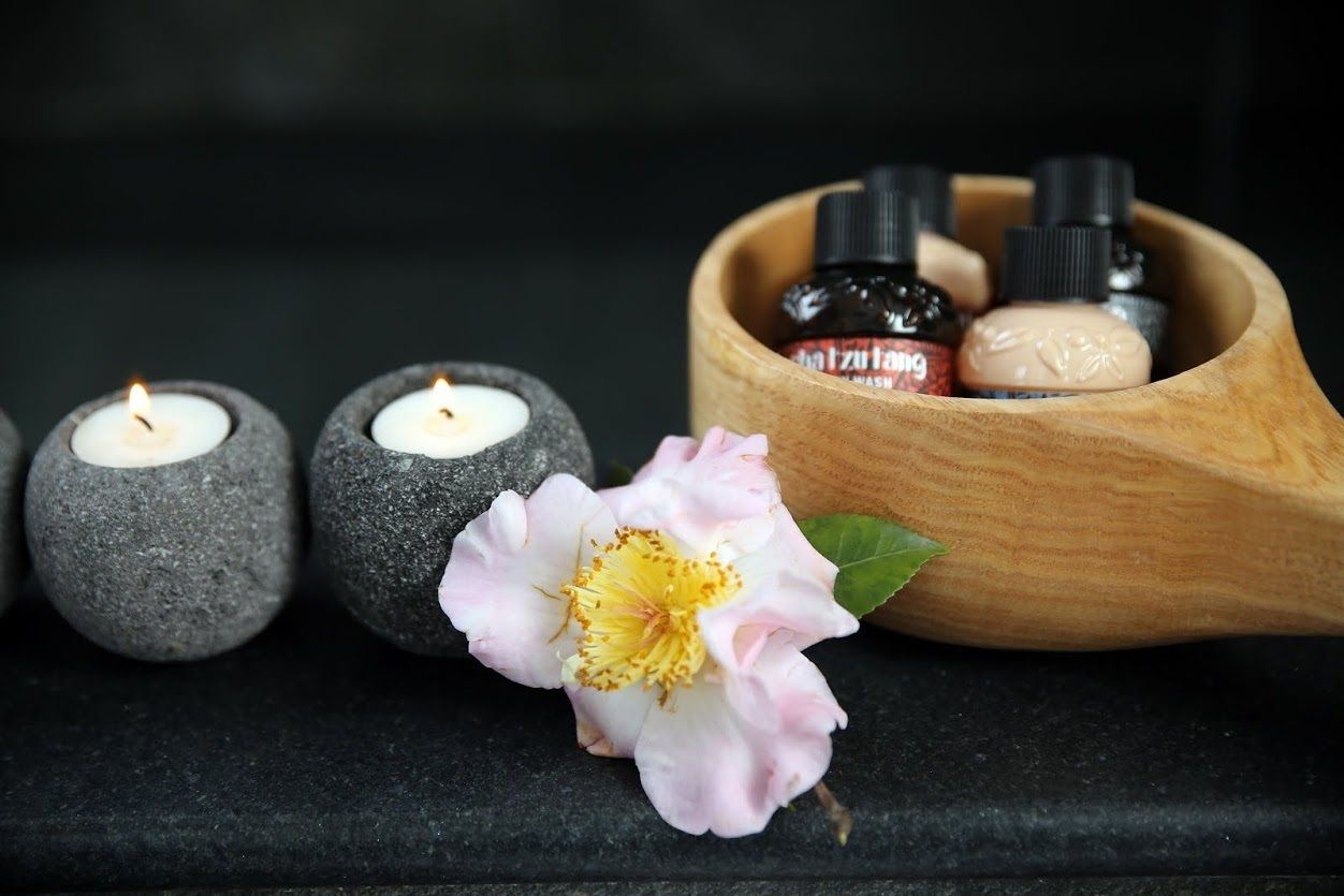 combined shower/bathtub, spring water bathtub, free toiletries