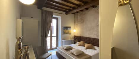 In-room safe, desk, free WiFi, bed sheets