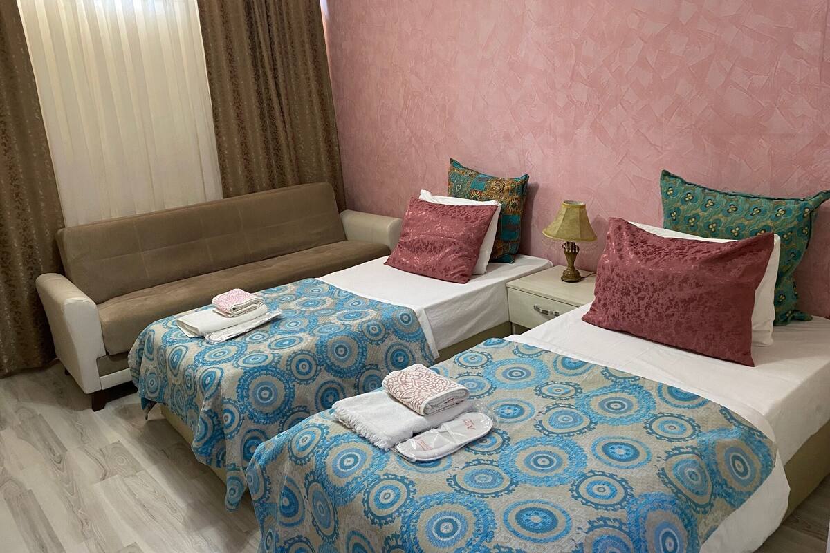 Economy Room, 1 Bedroom, Basement Floor | Literie de qualité supérieure, minibar, coffres-forts dans les chambres