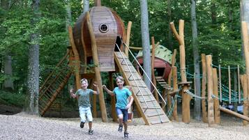 Außen-Kinderspielplatz