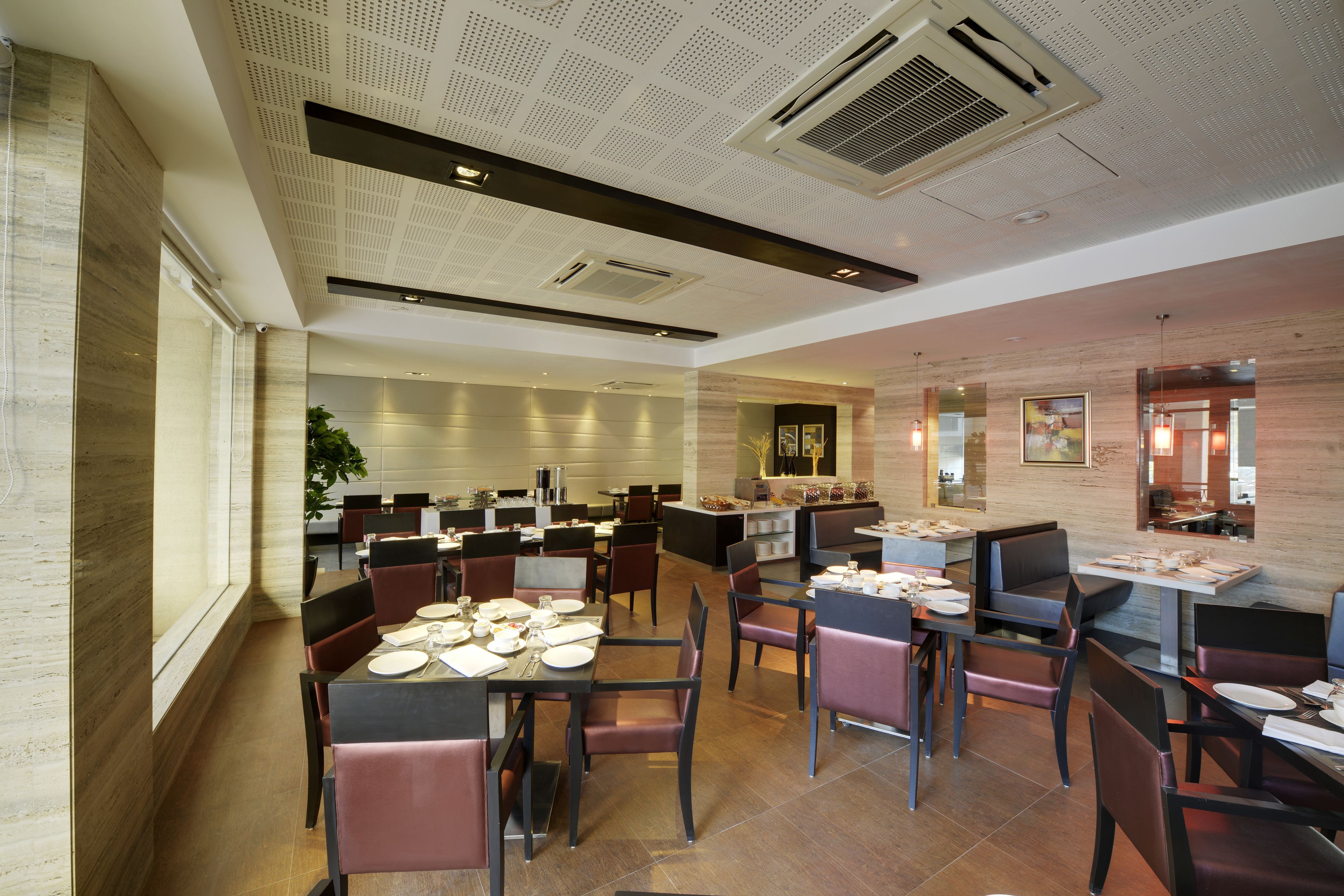 2 restaurants, breakfast, lunch, dinner served; indian cuisine