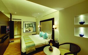Suite | Premium bedding, minibar, in-room safe, desk