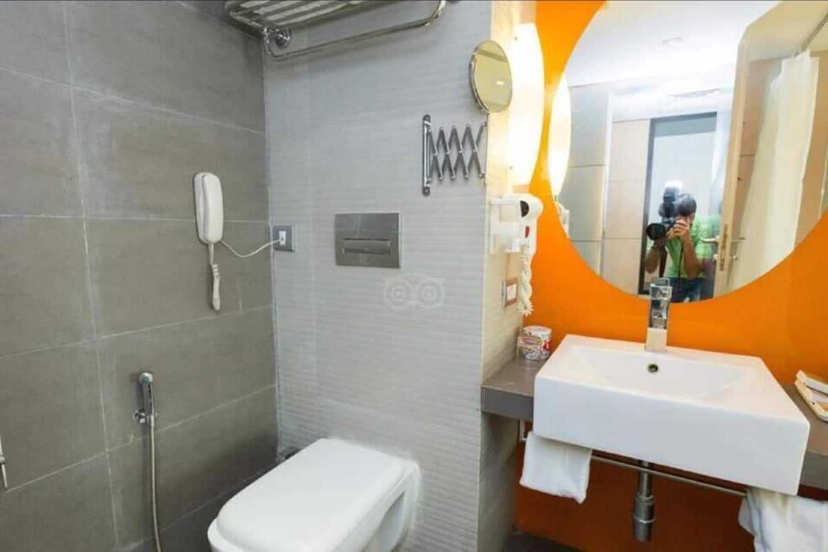 shower, free toiletries, hair dryer, slippers