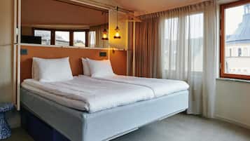 In-room safe, free WiFi, bed sheets