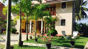 Mặt tiền nơi lưu trú