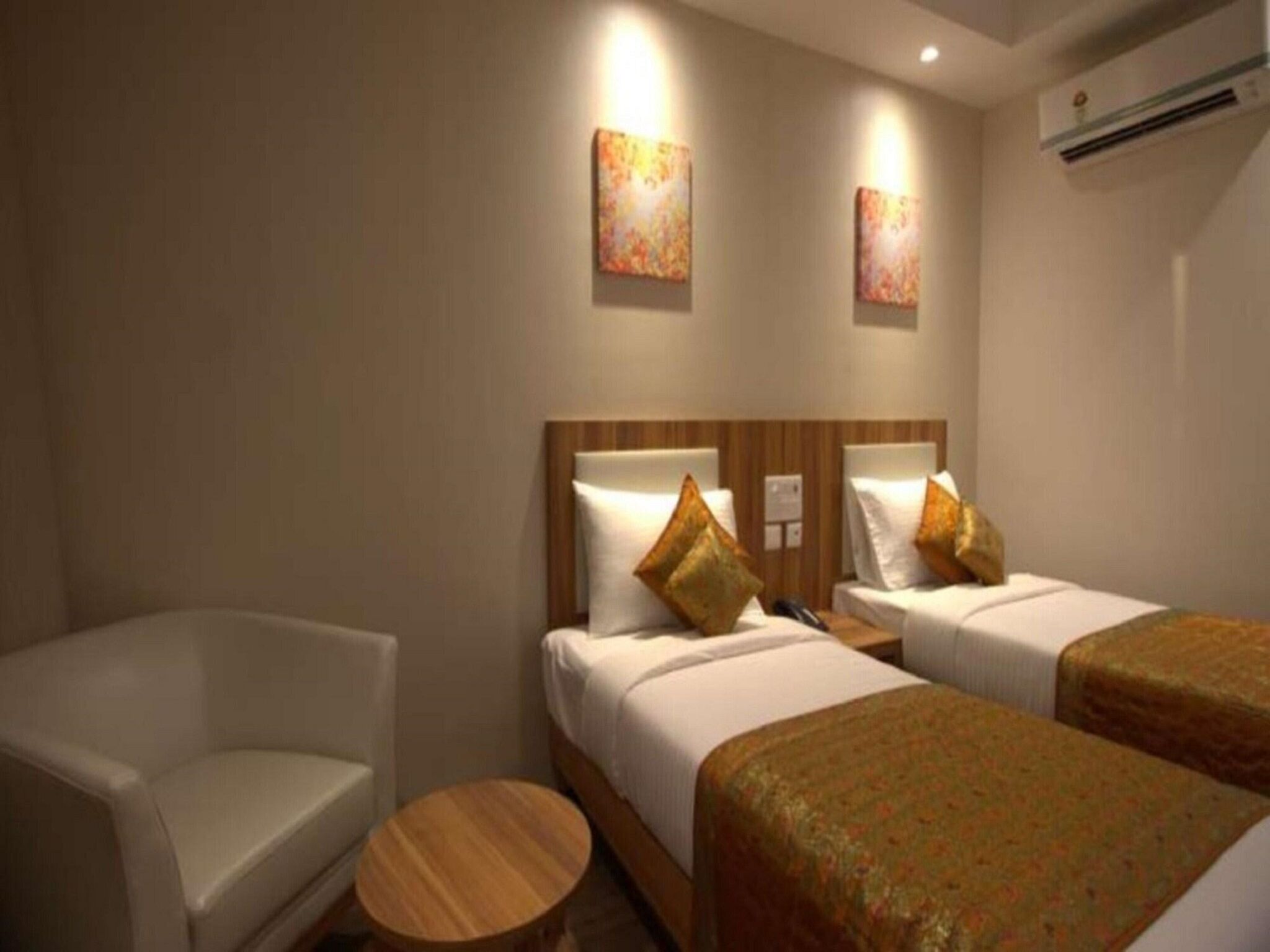 Premium bedding, in-room safe, desk, iron/ironing board (on request)