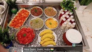 TĂ€gliches FrĂŒhstĂŒcksbuffet (350 INR pro Person)