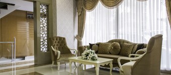 De Maison Airport Hotel