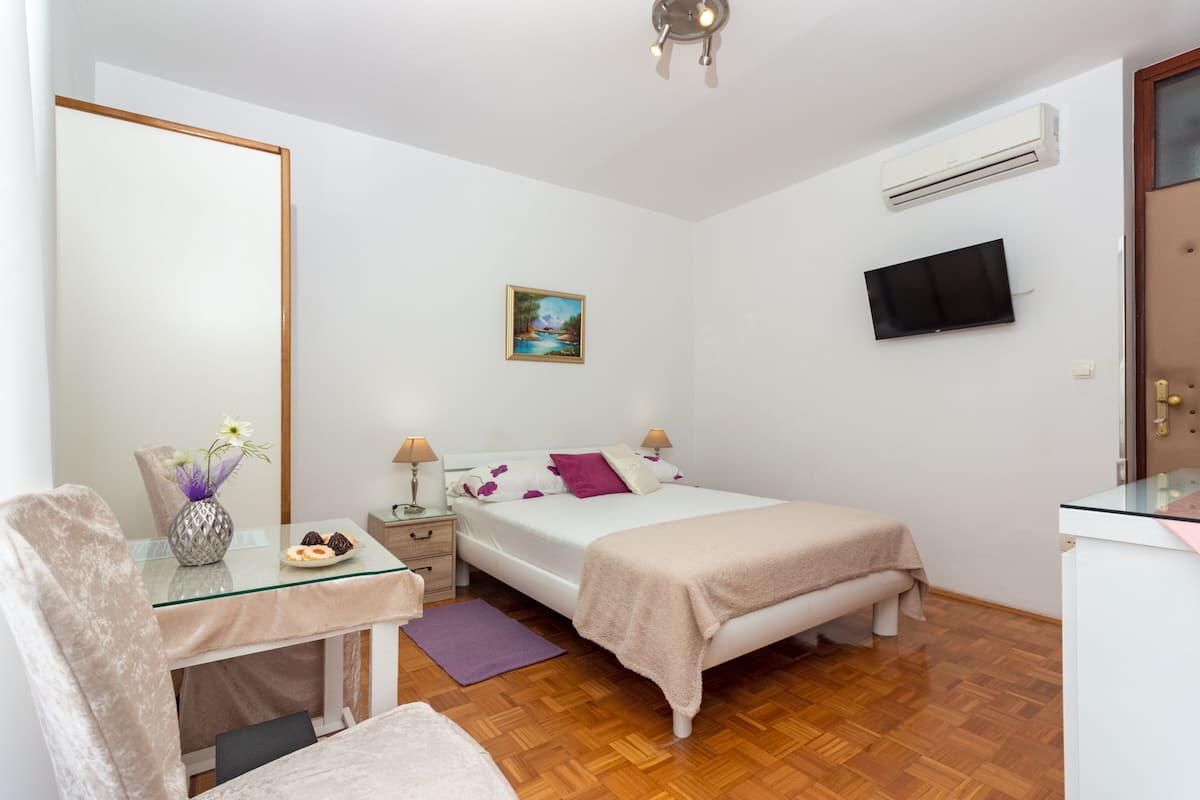 Premium Double Room | Air conditioning