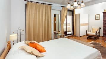 Matelas mémoire de forme, coffres-forts dans les chambres, bureau