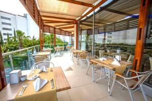 3 restaurants, breakfast, lunch, dinner served; international cuisine - Çenger Beach Resort Spa - All Inclusive (Manavgat)