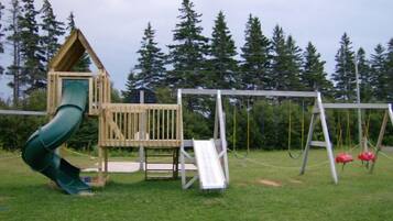 Área de juegos infantiles al aire libre
